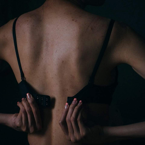 Bộ ảnh “Cãi mụ” của cô gái chuyển giới gây sốt - 13