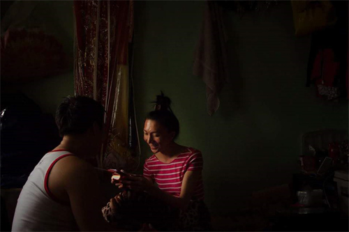 Bộ ảnh “Cãi mụ” của cô gái chuyển giới gây sốt - 14