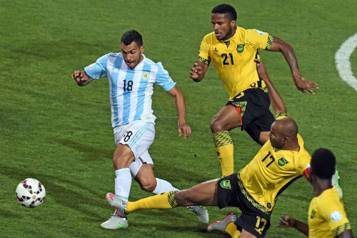 Argentina & tứ kết Copa America: Cờ bí dí... Tevez - 1