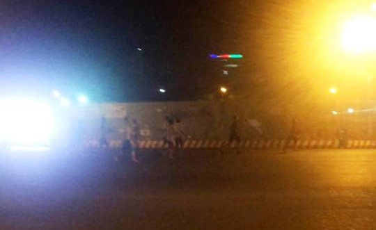 30 thanh niên hỗn chiến, gây náo động trung tâm TP.HCM - 1