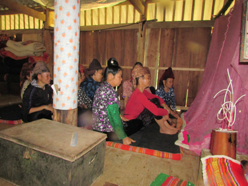 “Lũ cuốn cả nhà, cuốn cả mẹ chúng tôi rồi” - 2
