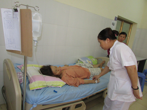 “Lũ cuốn cả nhà, cuốn cả mẹ chúng tôi rồi” - 3
