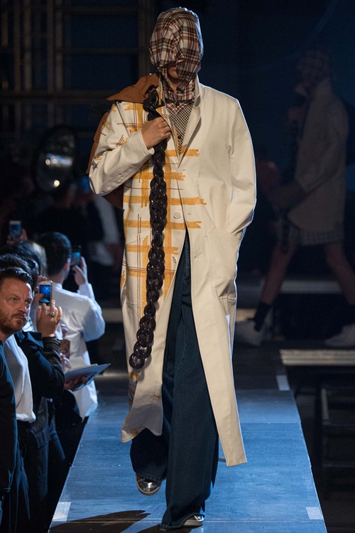 Ám ảnh với sự hoài cổ kì dị của Raf Simons - 2