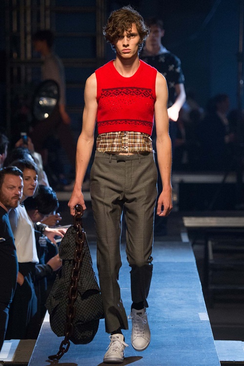 Ám ảnh với sự hoài cổ kì dị của Raf Simons - 4