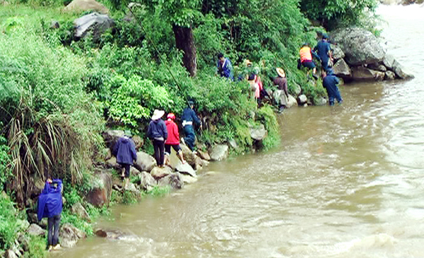 Lào Cai: Đã tìm thấy thi thể 1 nạn nhân bị lũ cuốn trôi - 1