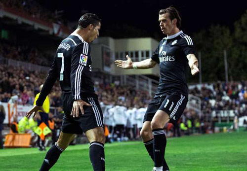 Ronaldo sẽ khăn gói rời Real…sớm hơn Bale - 1