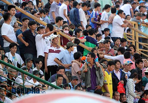 TRỰC TIẾP B.Bình Dương - HAGL: Bất lực (KT) - 20