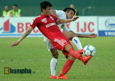 TRỰC TIẾP B.Bình Dương - HAGL: Bất lực (KT) - 18