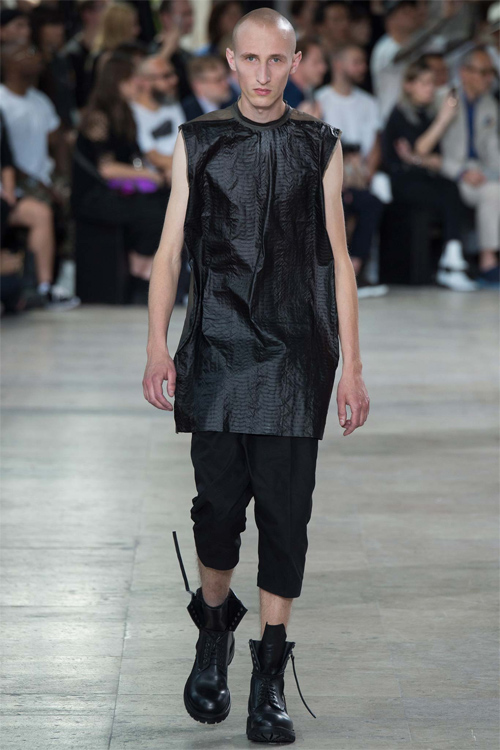 Thiết kế “cái bang” của Rick Owens khuấy đảo sàn diễn - 2