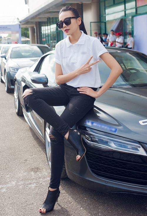 Thanh Hằng khoe dáng chuẩn với cặp chân dài 1m2 - 3