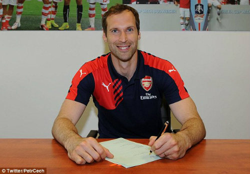Cech chính thức là người của Arsenal - 1