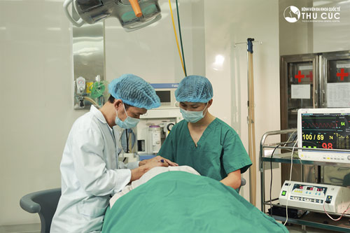 Tạo bầu mắt dễ thương cho cô nàng phá cách - 2