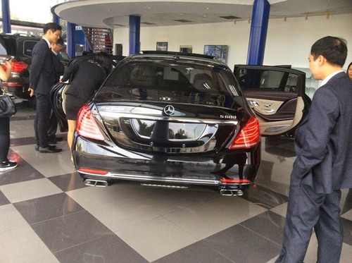 Đại gia Tuyên Quang mua siêu xe Maybach S600 khủng - 1