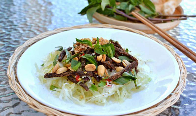 Phở bò là một món ăn ngon không thể thiếu đối với các du khách khi đến Việt Nam.
