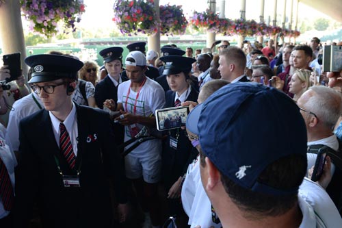 Wimbledon ngày 2: Cú sốc của mỹ nhân tennis - 4