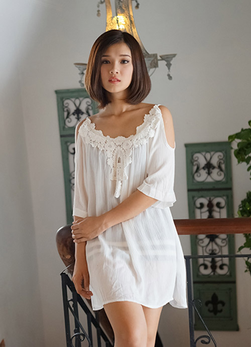 Hoang yen chibi và tay vợt Lý Hoàng Nam