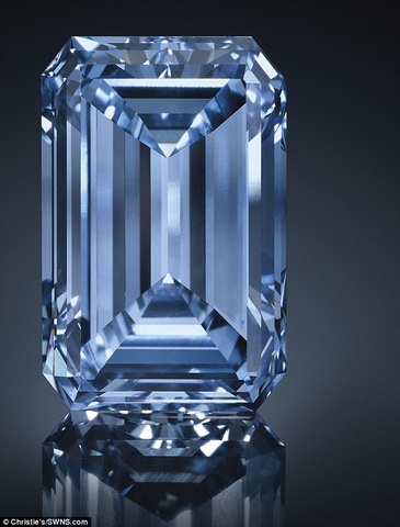 Kim cương xanh lớn nhất thế giới giá 990 tỉ - 1