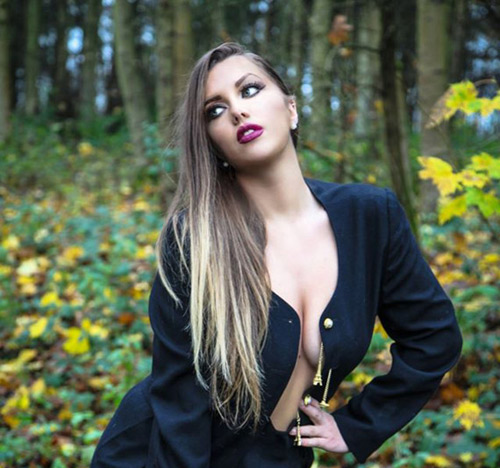 Mẫu nội y béo, khuyết tật sexy thách thức mọi giới hạn - 7
