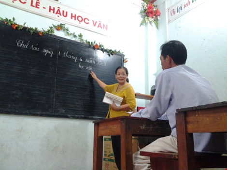 "Người hùng" cứu đoàn tàu trong vụ sập cầu Ghềnh đi học chữ - 3