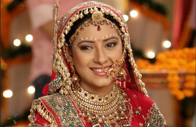 Cũng nhờ vai diễn Anandi trong Cô dâu 8 tuổi giúp Pratyusha Banerjee được đề cử giải Nữ diễn viên chính xuất sắc tại Giải truyền hình Ấn Độ. 