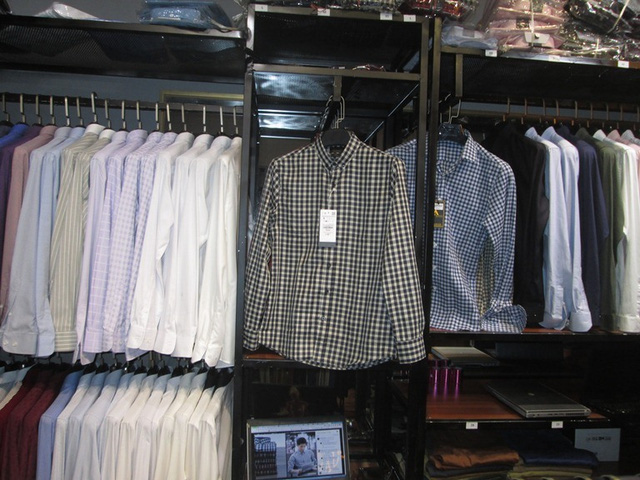 Sốt thời trang "ăn theo" Hậu duệ mặt trời made in China - 2