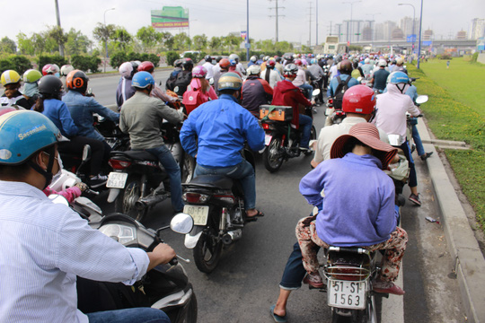 TPHCM: Tai nạn liên hoàn, xa lộ Hà Nội kẹt cứng - 5