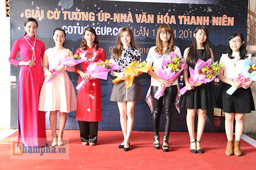 Top 10 người đẹp làng cờ Việt khoe sắc năm 2016 - 12