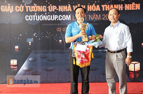 Top 10 người đẹp làng cờ Việt khoe sắc năm 2016 - 13