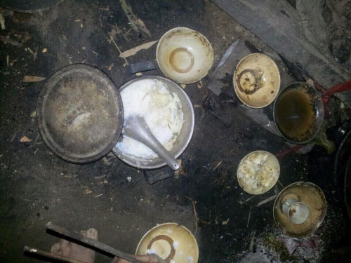 Xót xa cụ 81 tuổi sống một mình trong căn nhà rách nát - 3