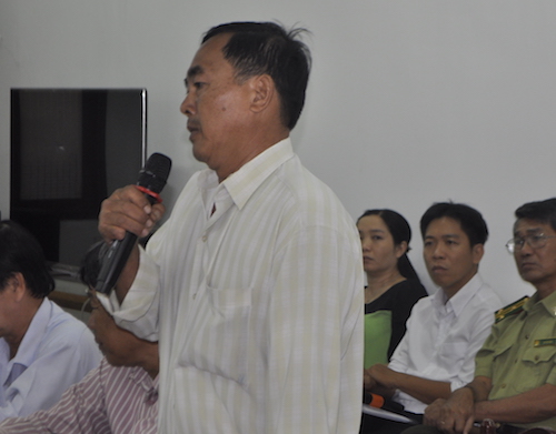 Com trang chuyen sang mau do