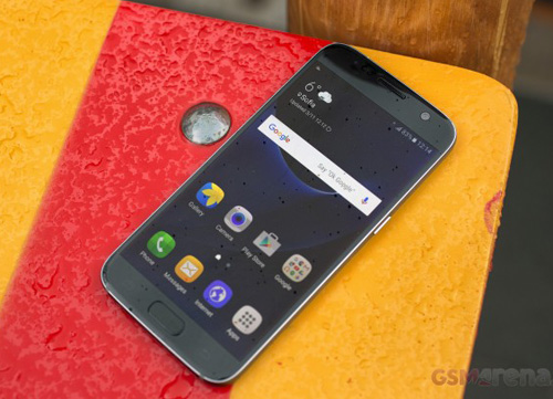 Galaxy 7 cán mốc 10 triệu máy, Samsung mừng thầm - 1