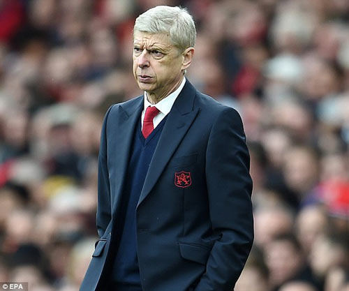 Tới Chelsea, tân HLV Conte nhận lương "bèo" - 3