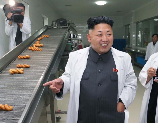 Chùm ảnh Kim Jong-un cười hết cỡ trước ống kính - 5