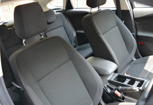 Ford Focus C346 ra mắt ở Malaysia, giá rẻ hơn ở Việt Nam - 4