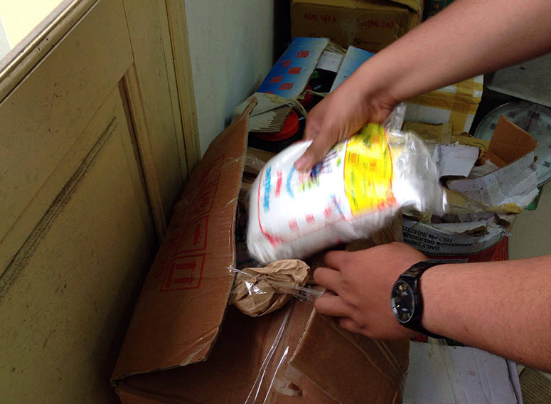 HN: Bắt số lượng lớn nguyên liệu trà sữa không rõ nguồn gốc - 3