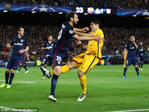 Barca được "chống lưng": Huyền thoại đòi đuổi Suarez - 1