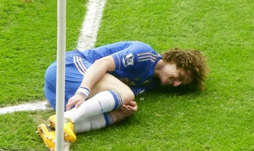 "Đóng kịch" xấu xí, David Luiz bị "ném đá" dữ dội - 4