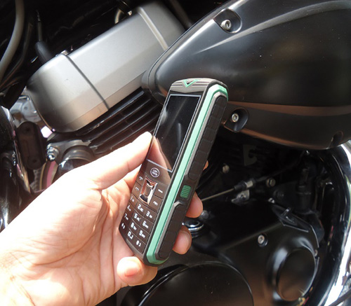 Top 5 điện thoại siêu bền pin khủng, giá rẻ - 2