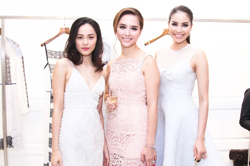 Thu Minh gợi cảm, Phạm Hương kín đáo đối lập tại sự kiện - 14