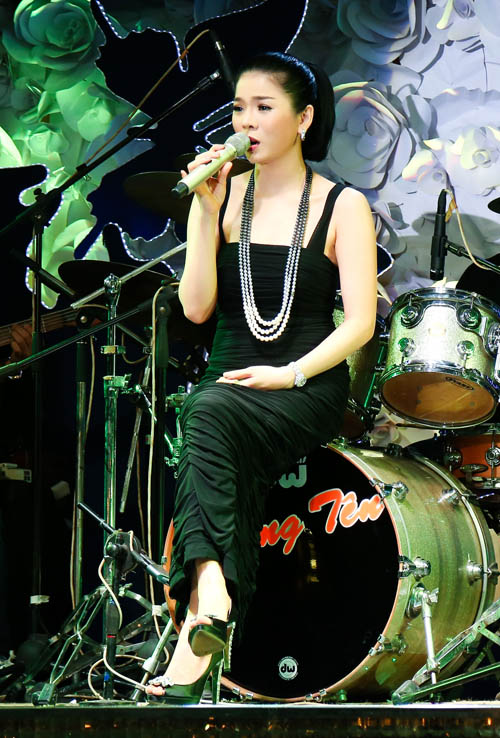 Hiền Thục "cưa sừng" với phong cách nữ sinh ở tuổi 35 - 7