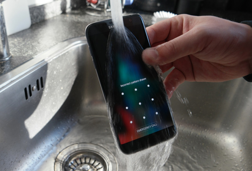 Samsung Galaxy Note 6 có khả năng chống bụi, nước - 1