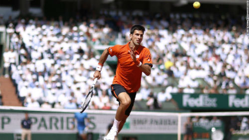 Ai đánh bại được Djokovic trên sân đất nện? - 2