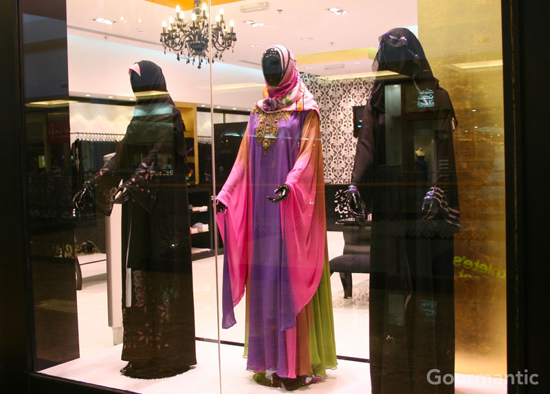 Muôn kiểu chống chọi với "chảo lửa" ngày hè khi ra phố - 9