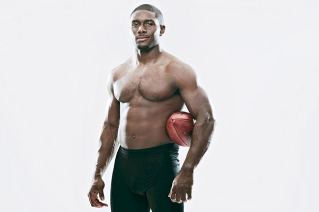 Cùng hội với các gã trai đa tình kia, Reggie Bush (32 tuổi, người Mỹ) còn khủng hơn khi đã từng hẹn hò với những cô nàng đình đám của giới thể thao cũng như giải trí.
