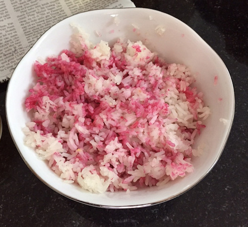 Vụ cơm trắng chuyển màu hồng: Công an nấu thực nghiệm - 1