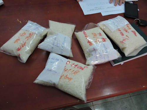 Vụ cơm trắng chuyển màu hồng: Công an nấu thực nghiệm - 2