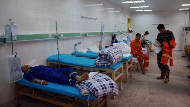TQ: Gió thổi sập cần cẩu, 18 người thiệt mạng - 4