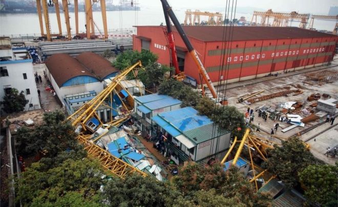 TQ: Gió thổi sập cần cẩu, 18 người thiệt mạng - 3