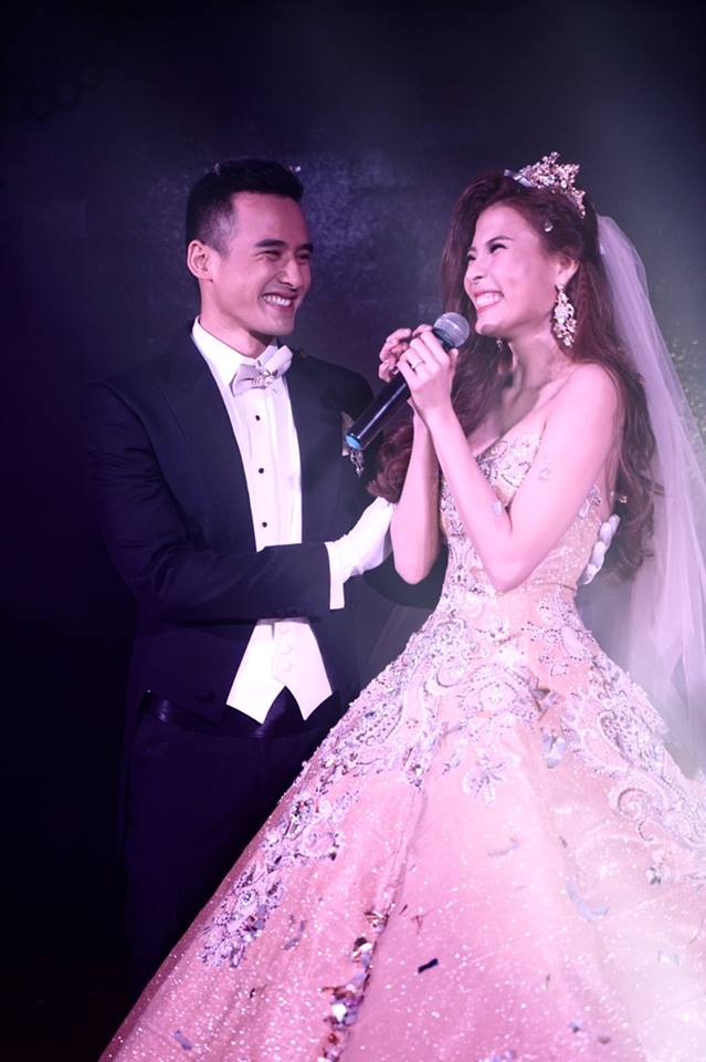 Cô dâu Thúy Diễm chi 450 triệu cho 3 chiếc váy cưới - 3