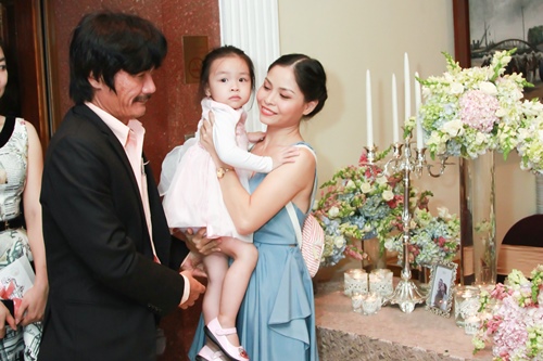 Công Ninh và vợ kém 22 tuổi dự cưới Lương Thế Thành - 1
